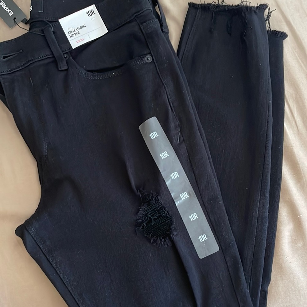 Distressed Black Ankle Legging Mid Rise